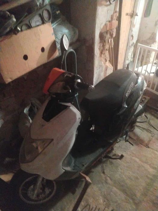 Skuter Router do jazdy lub na części.