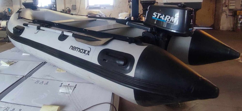 Ponton nemax 330 z pompowanym kilem i silnikiem storm 6 km.