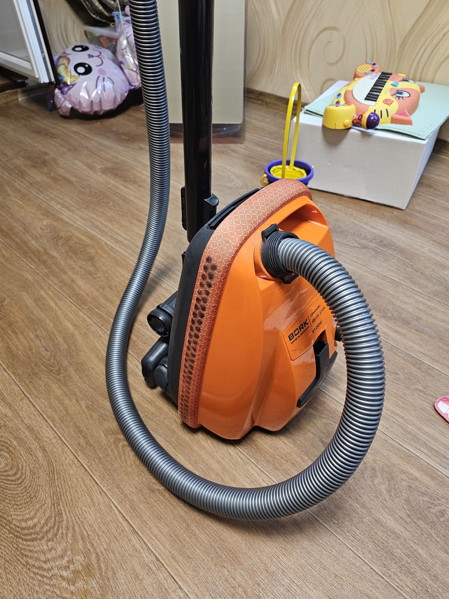 Пылесос Bork V705 orange