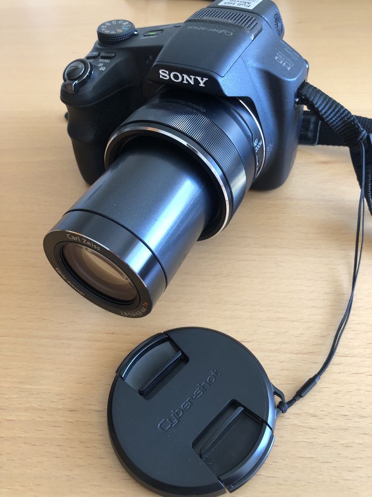 Sony Cyber Shot DSC - HX200V