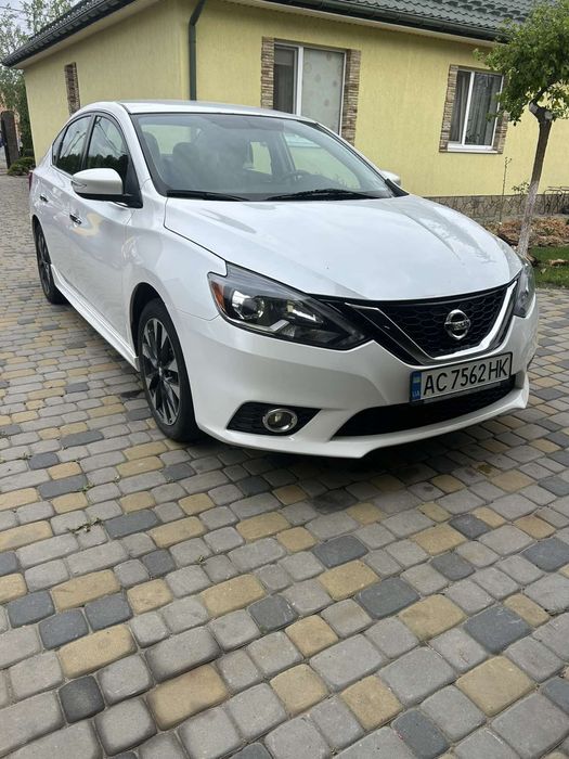 Nissan Sentra 2017 року.