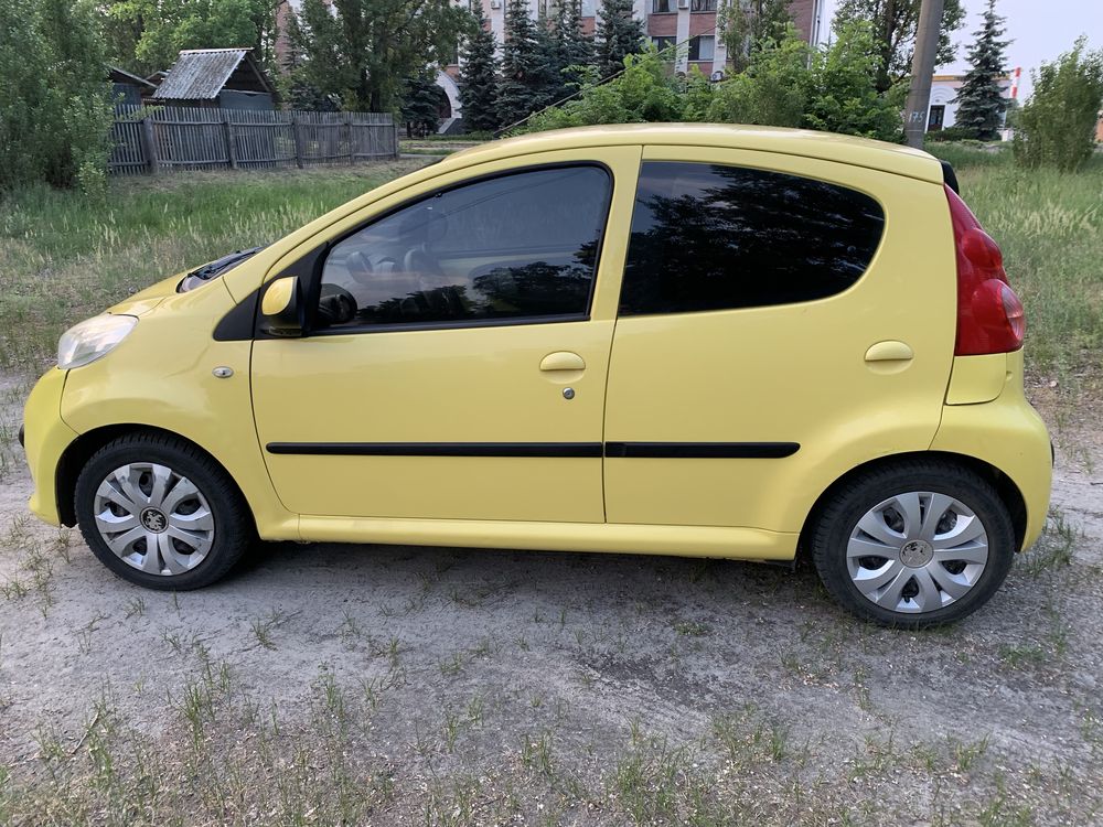 Peugeot 107  2005 рік