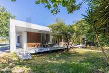 Moradia Térrea Contemporânea em Vendas Novas – Conforto, Design e Tran