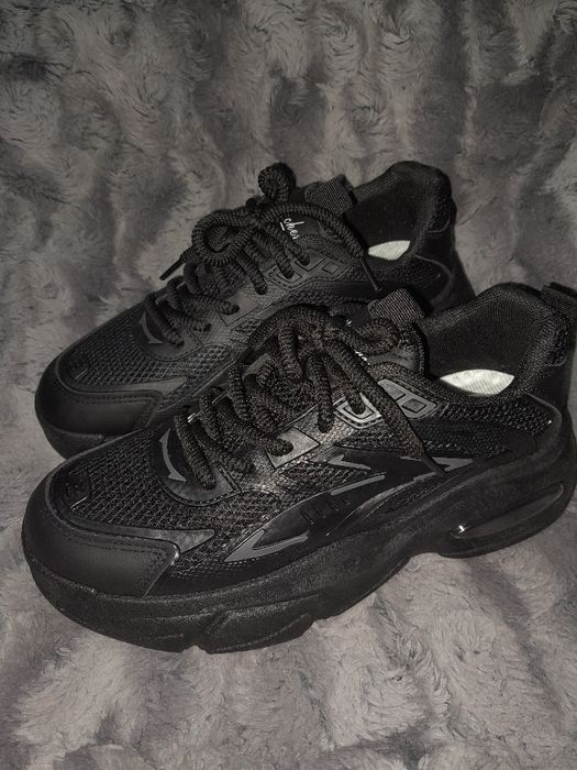 Жіночі кросівки чорні