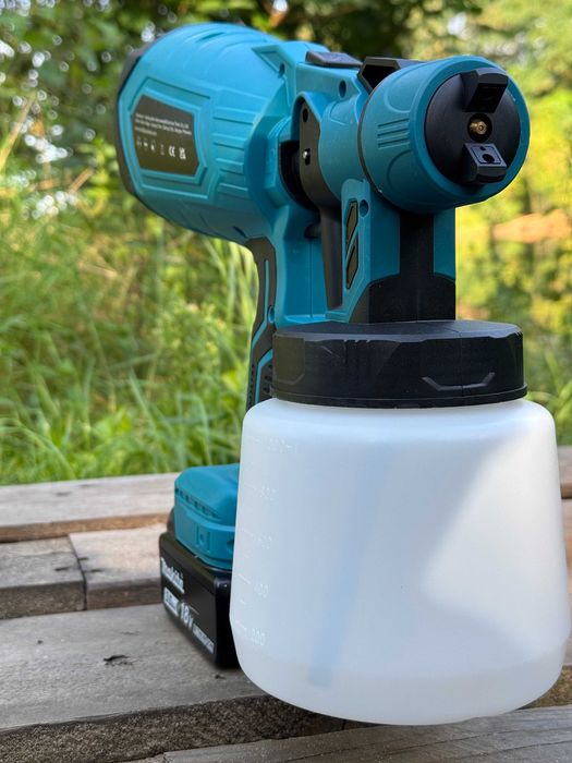 Lekki pistolet do malowania sufitów 1L zbiornik pod aku MAKITA LXT