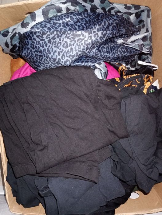 Nowe legginsy damskie cleve, tom rose 30 sztuk