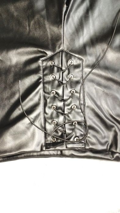 стильні шкіряні штани,нові з біркою,розмір 44-46