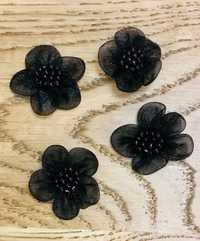 Czarny kwiatek z szyfonu z czarnymi koralikami 4szt