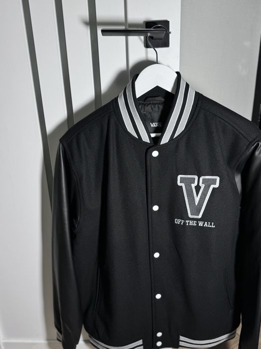 Бомбер Vans, куртка Vans