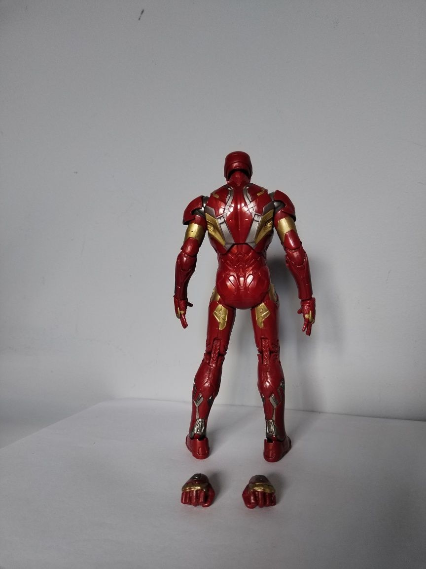 Iron Man Figura Marvel Legends