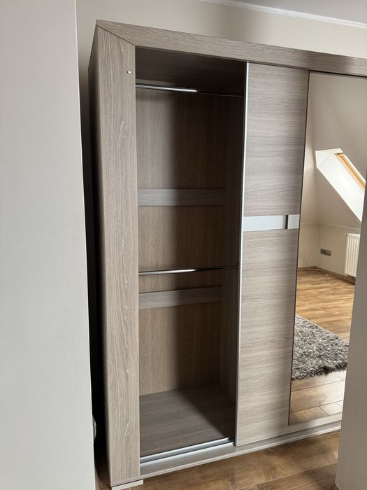 Zestaw szafka plus szafa ubraniowa