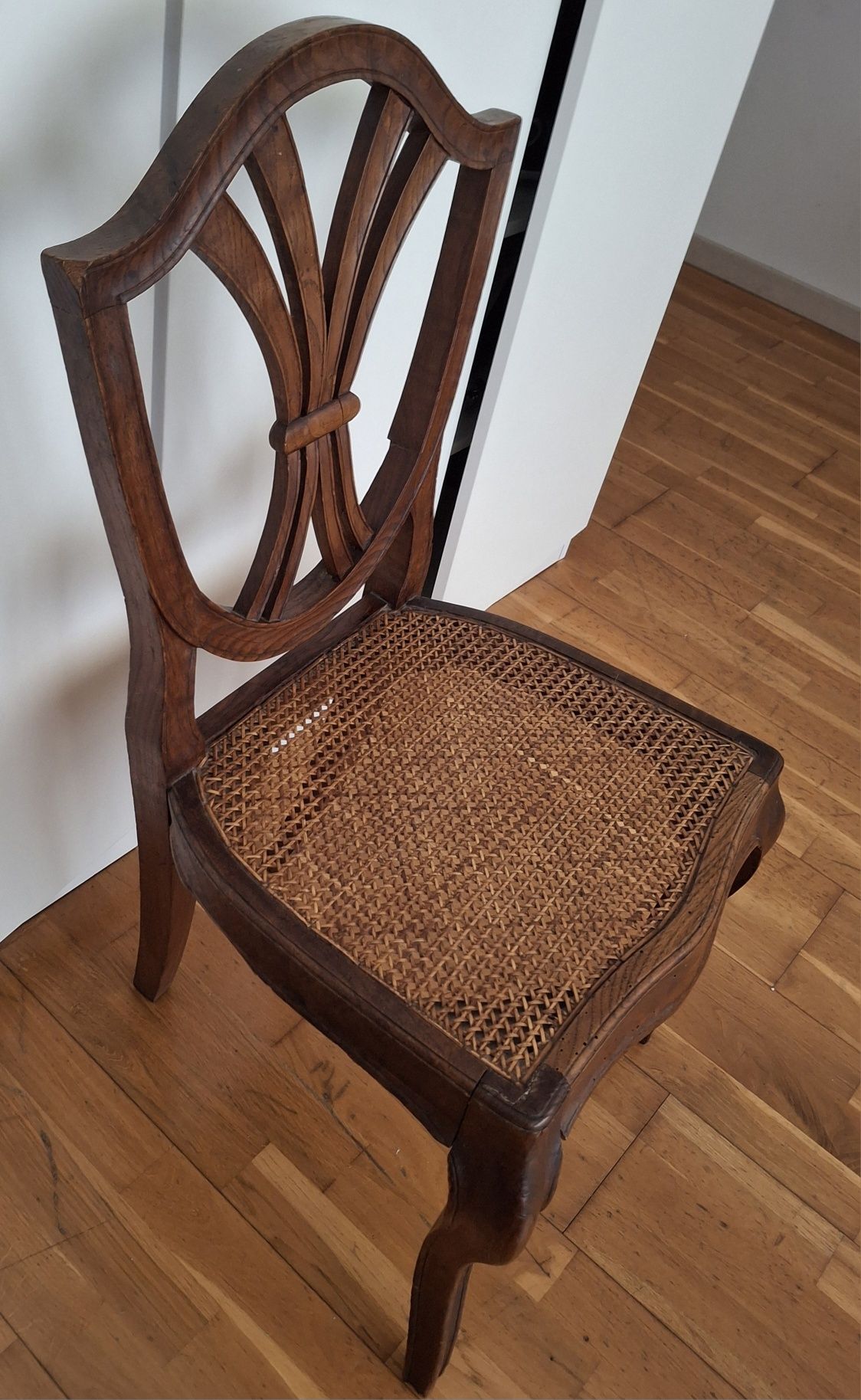 Cadeiras palhinha + outras vintage e contemporâneas