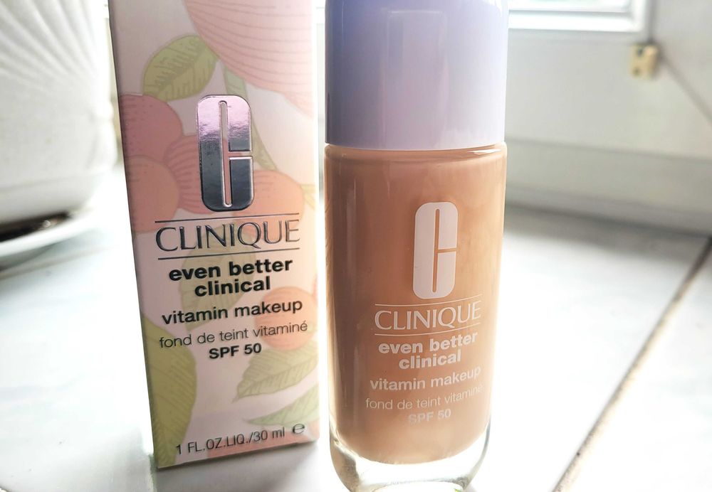 CLINIQUE Podkład Even Better Vitamin Makeup SPF50 light cool 02