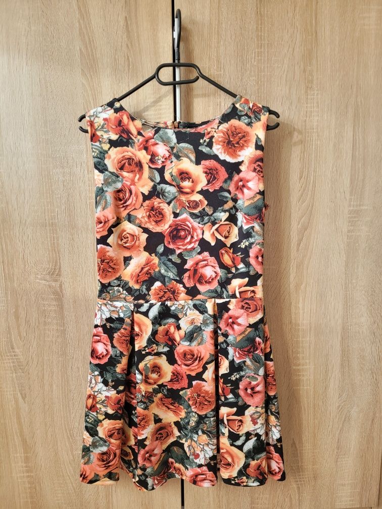 Sukienka w kwiaty rozmiar S 36