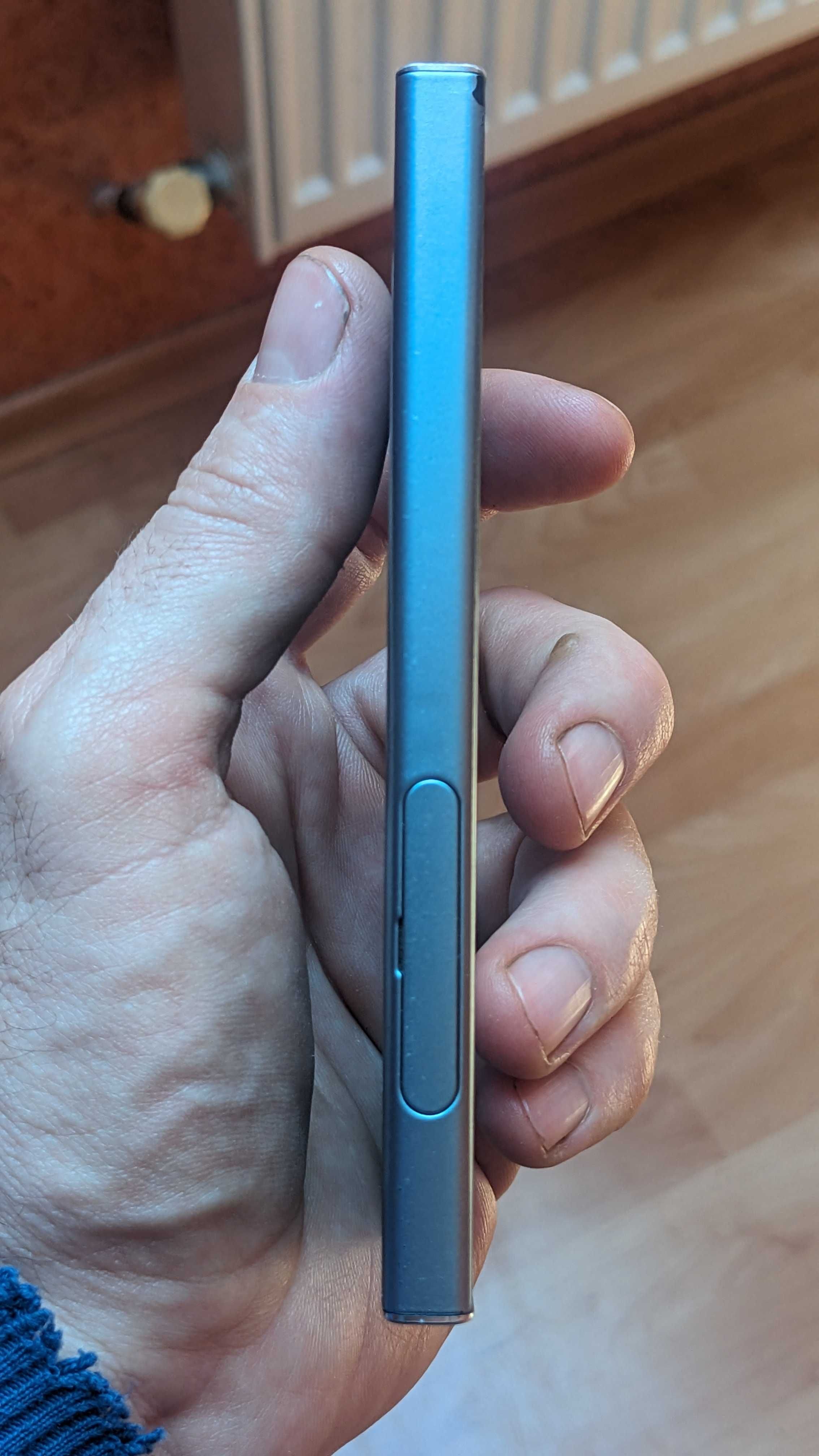 SONY XZ1 compact