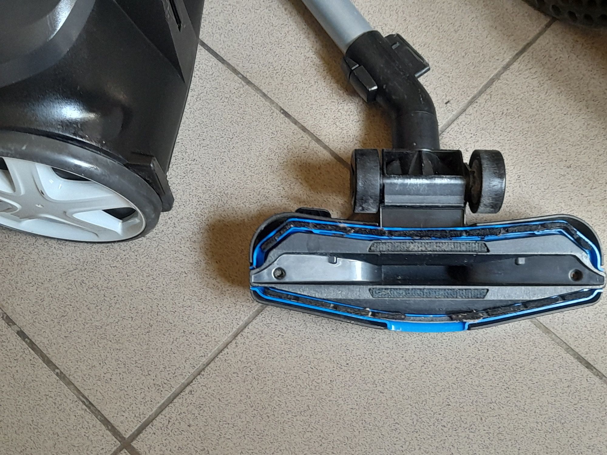 Пилесос  Philips FC8370.NL