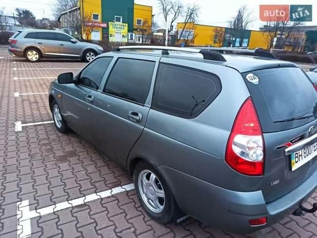 Lada 2171 в гарному стані