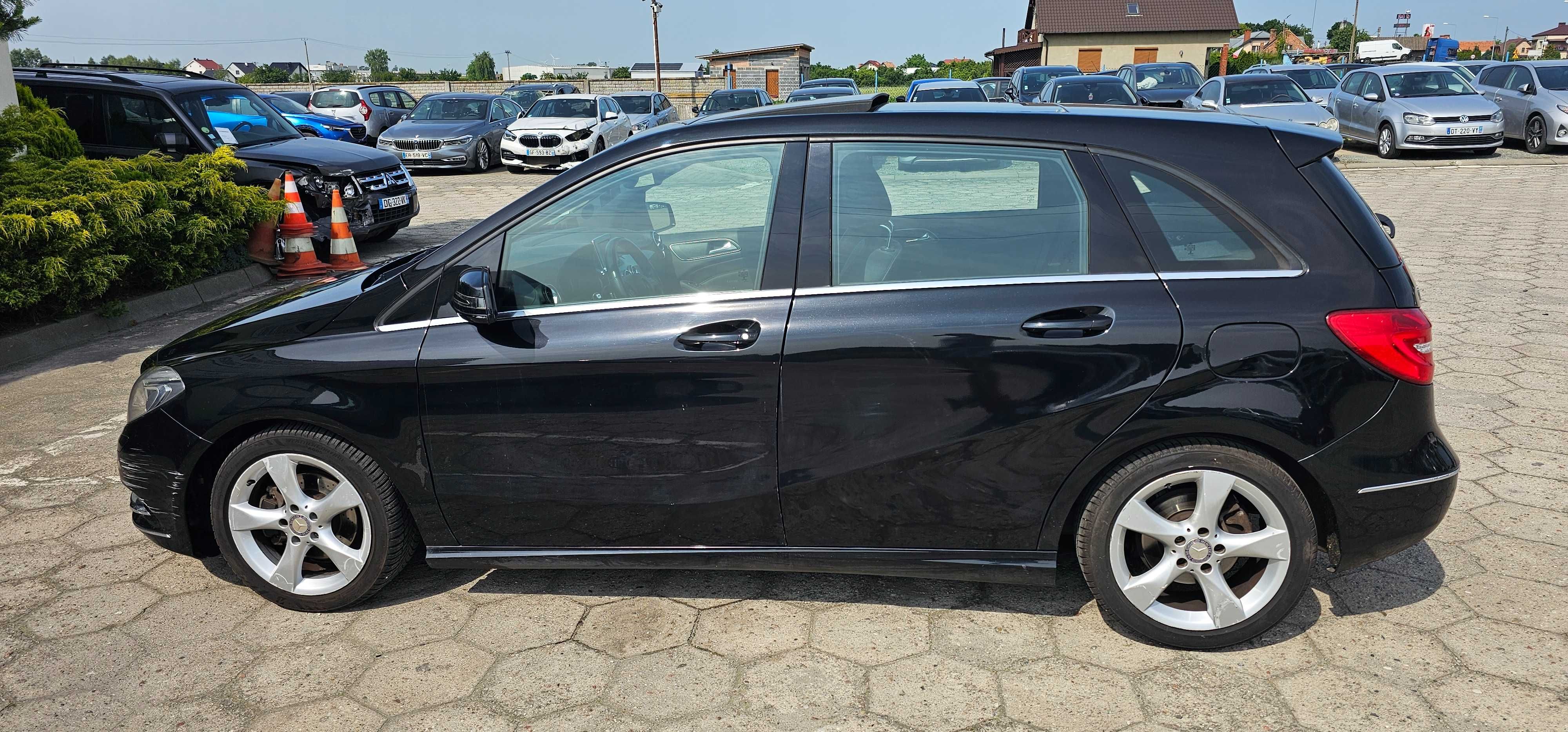 Mercedes B-Klasa W246 1.8 CDI 109 KM Automat Klima Navi Szyberdach
