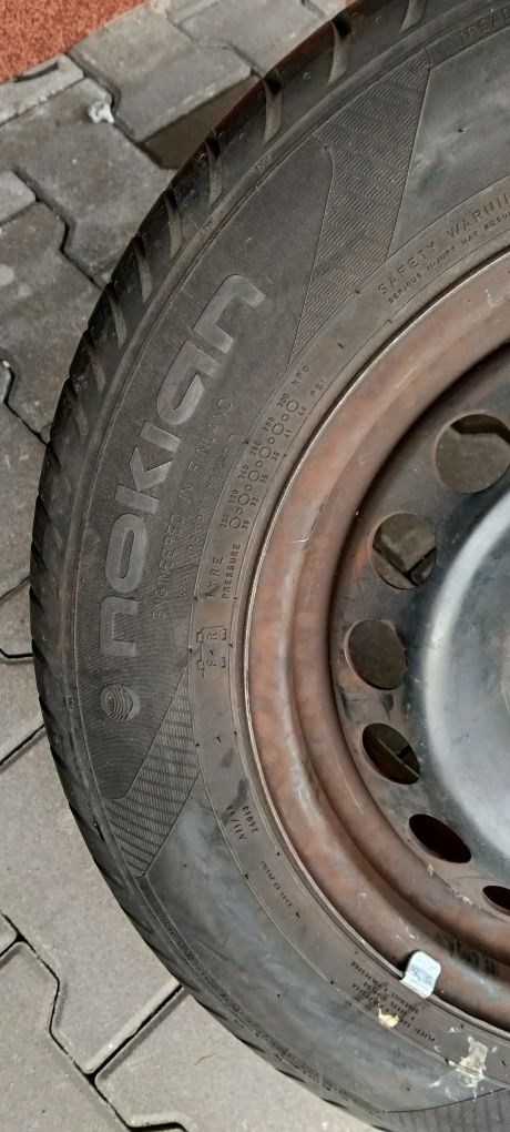 Opony Nokian z felgami 15