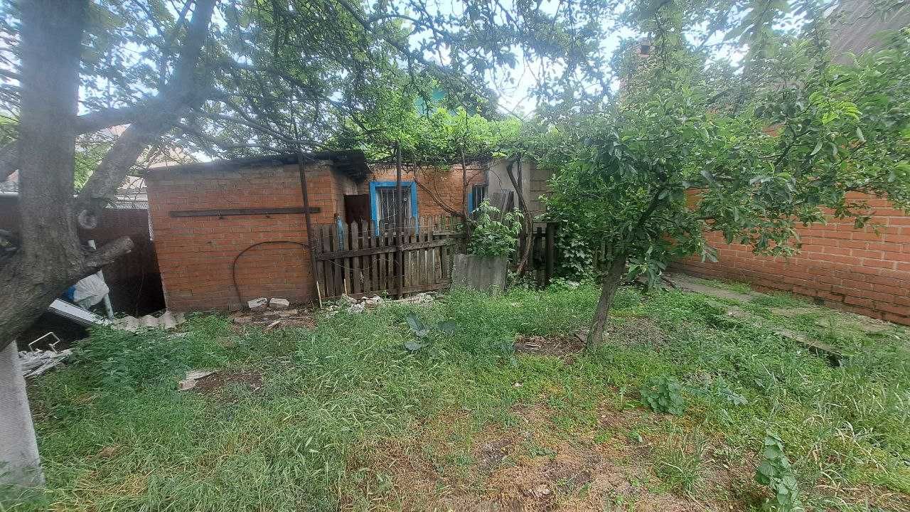 Продам будинок по вул. Уборевича (зупинка ш.т. Мудрьона)