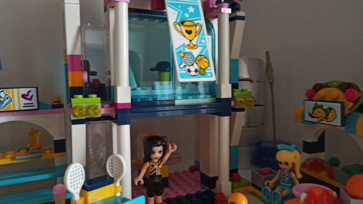 LEGO Friends 41338 Stadion Sportowy + gratisy