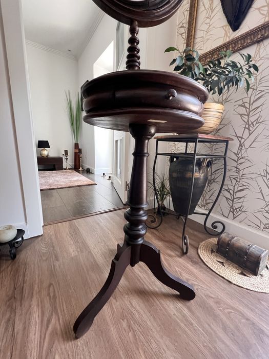 Lindo espelho vintage.Epoca Vitoriana 1820