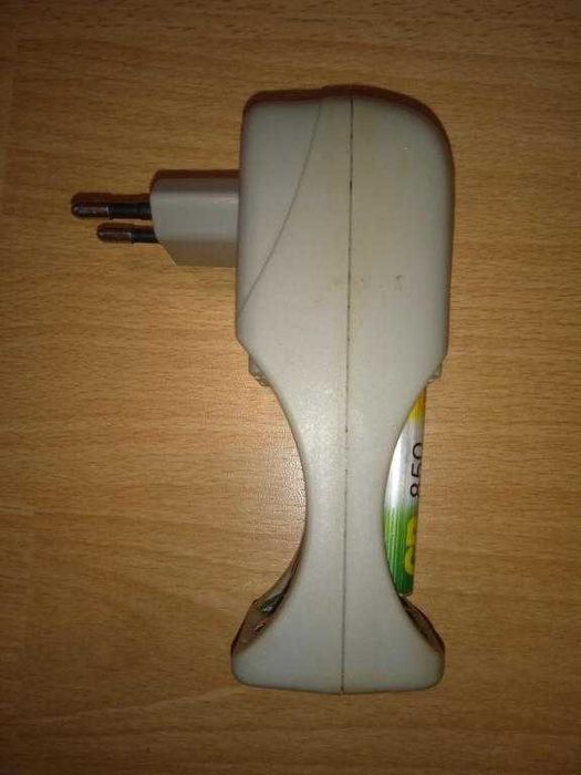 Зарядное устройство для аккумуляторных батареек зарядка