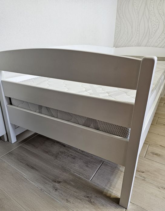 Ліжко та матрац в комплекті