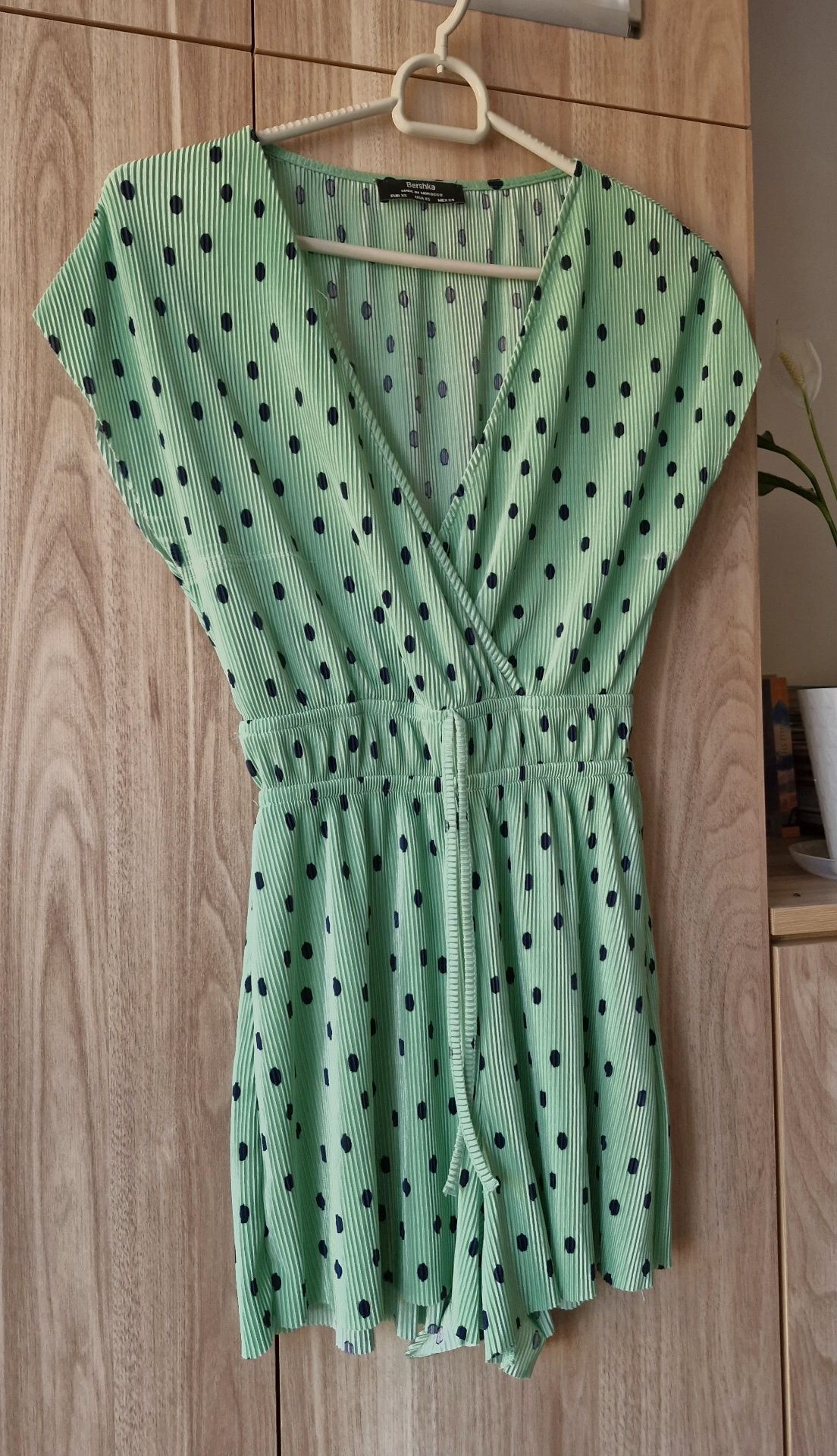 Kombinezon zielony w kropki Bershka XS