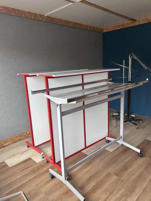 Sprzedam wyposazenie sklepu regały wieszaki półki lustro