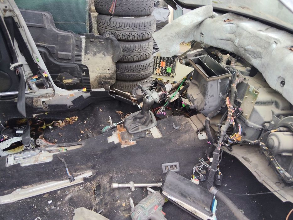 Porta luvas golf 4 e forras da mala e plásticos interiores