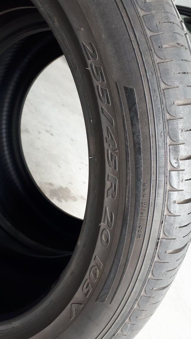 Dois pneus 255/45R20 105V Pirelli Scorpion Zero