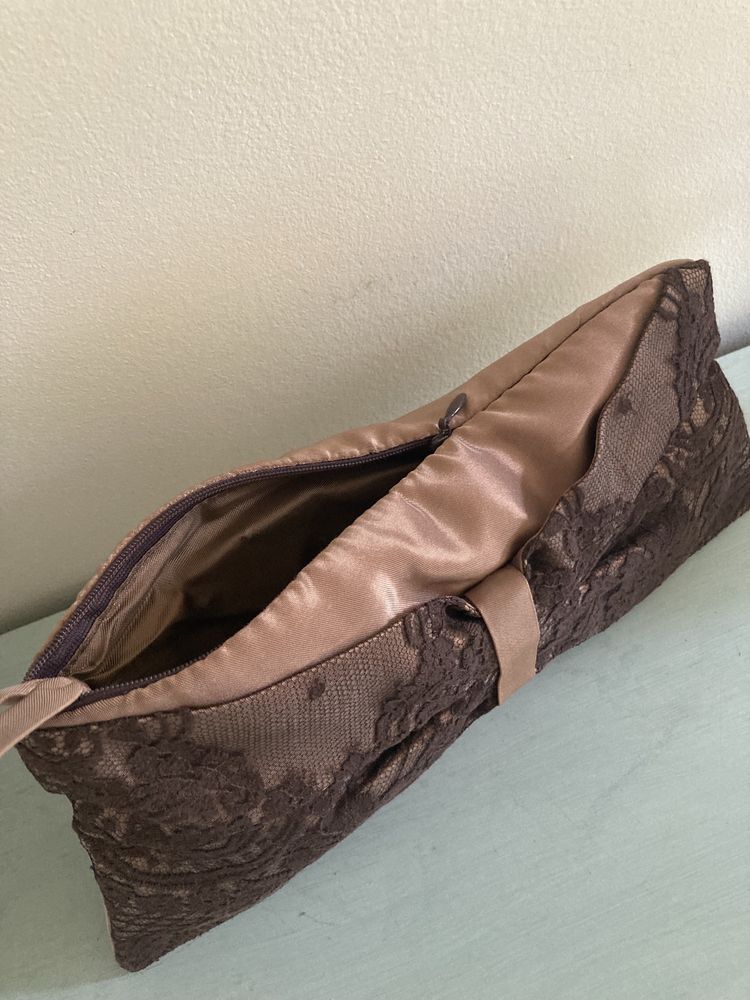 Bolsa pochete de cerimónia em cetim e renda: Nova