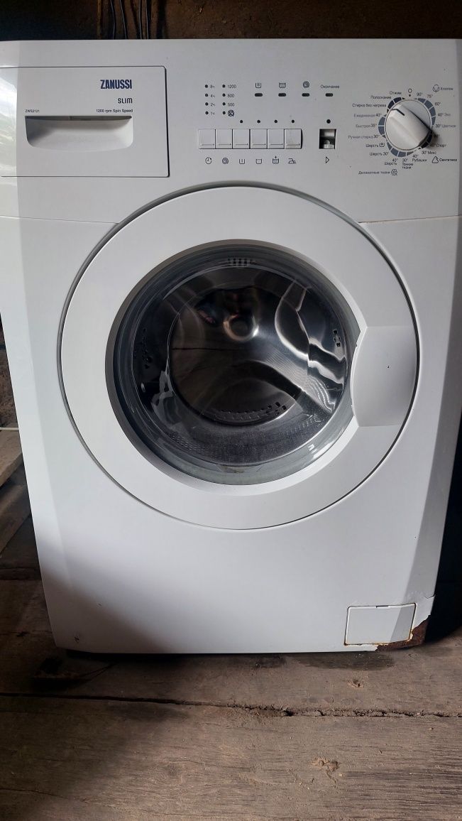 Пральна машина Zanussi ZWS2121