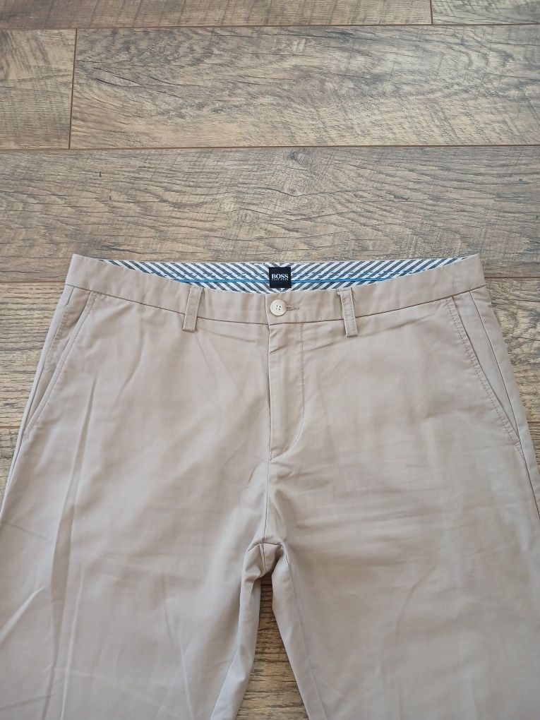 Штани, джинси Hugo Boss р 50 ( W32 L32) ц 1200 гр, стан нових