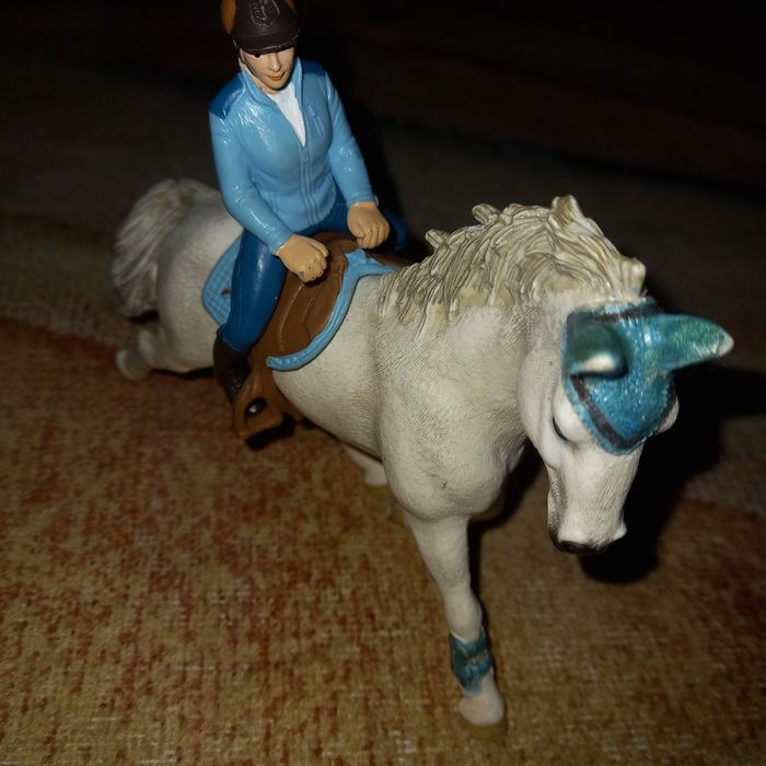 Фигурки Schleich всадница с лошадью