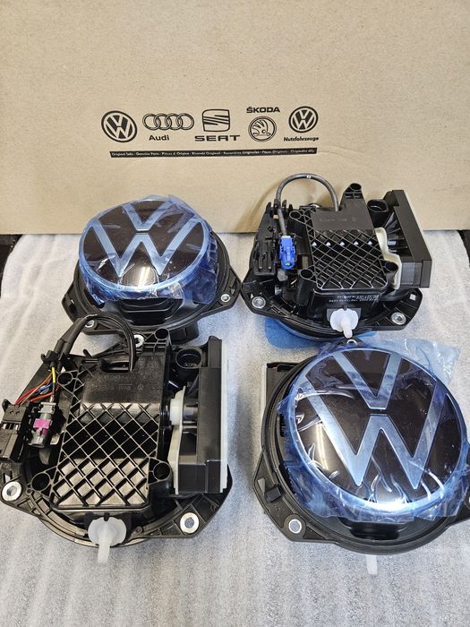 Нова оригінальна камера заднього виду VW Passat B8/Arteon