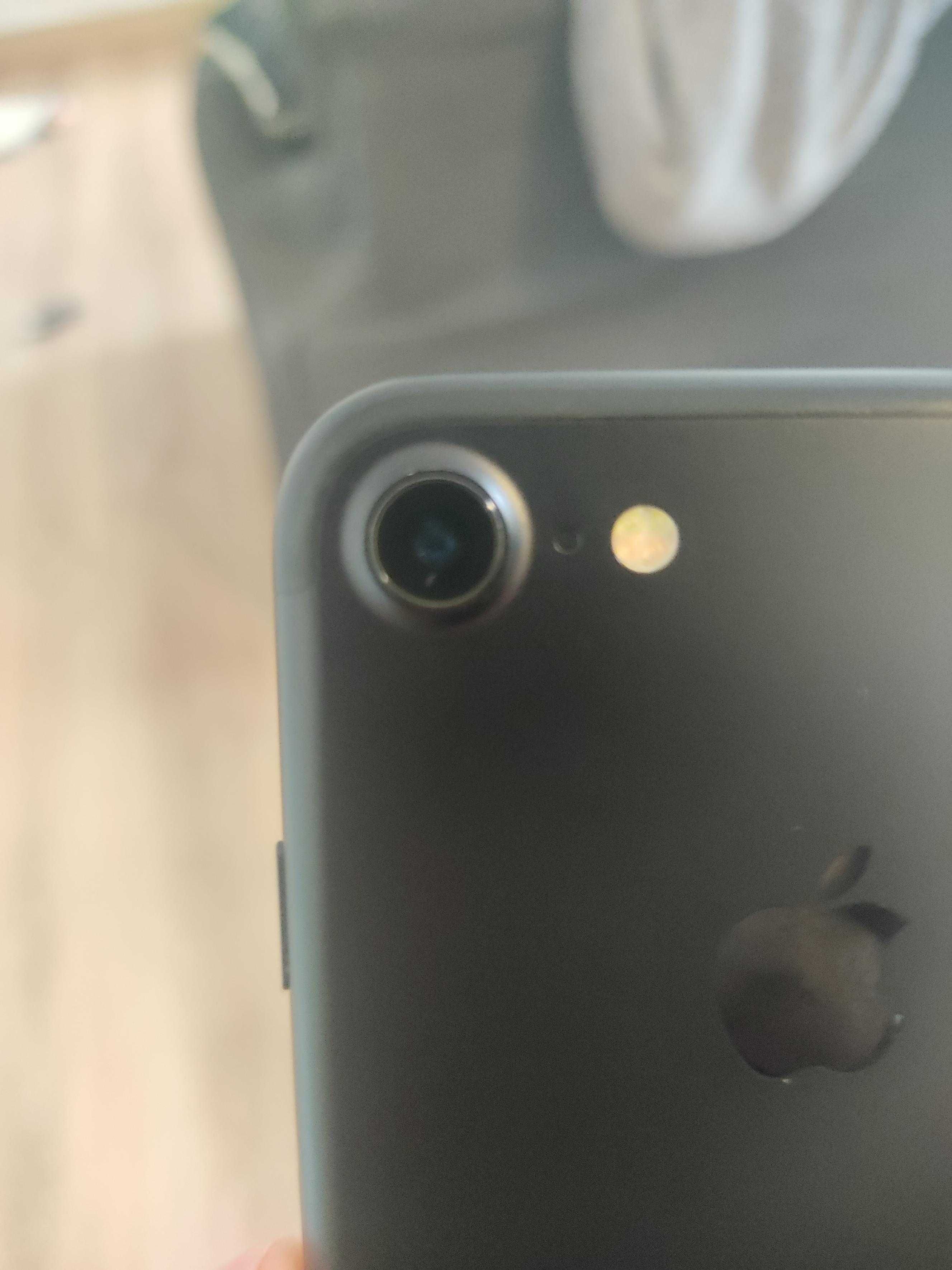 Iphone 7 - 32 GB -Quase novo praticamente não utilizado