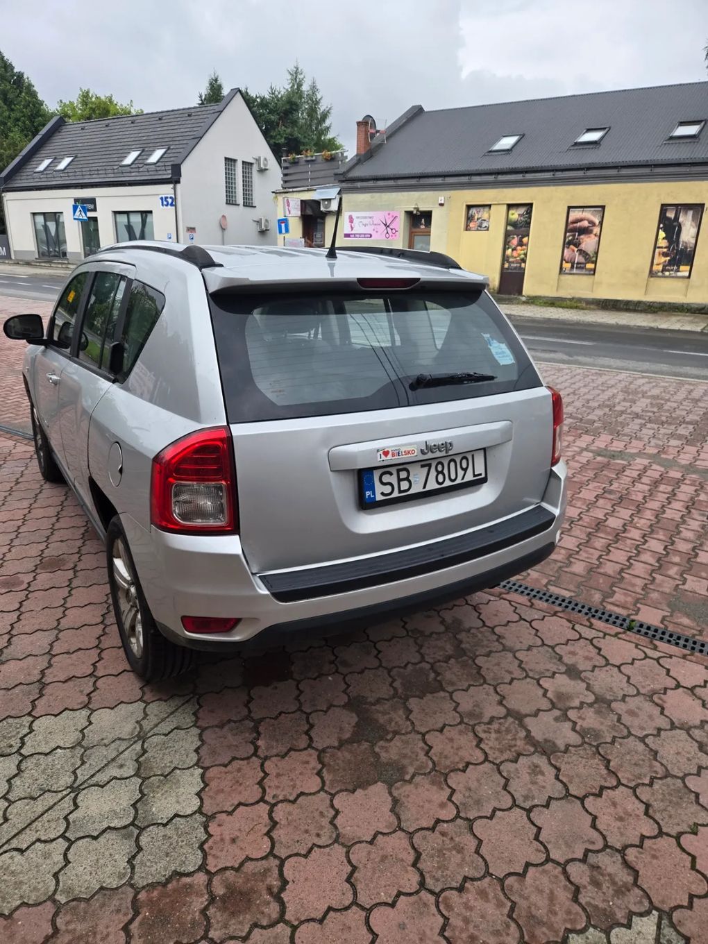 Jeep Compass Jeep compass 2.0 bezyna 156km 2012rok srebny metalik