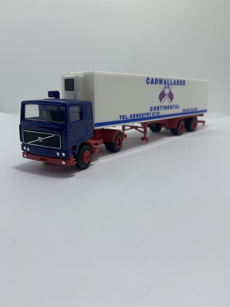 Volvo da Herpa escala 1/87