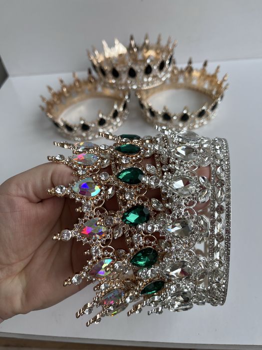 Корона на торт або діадема