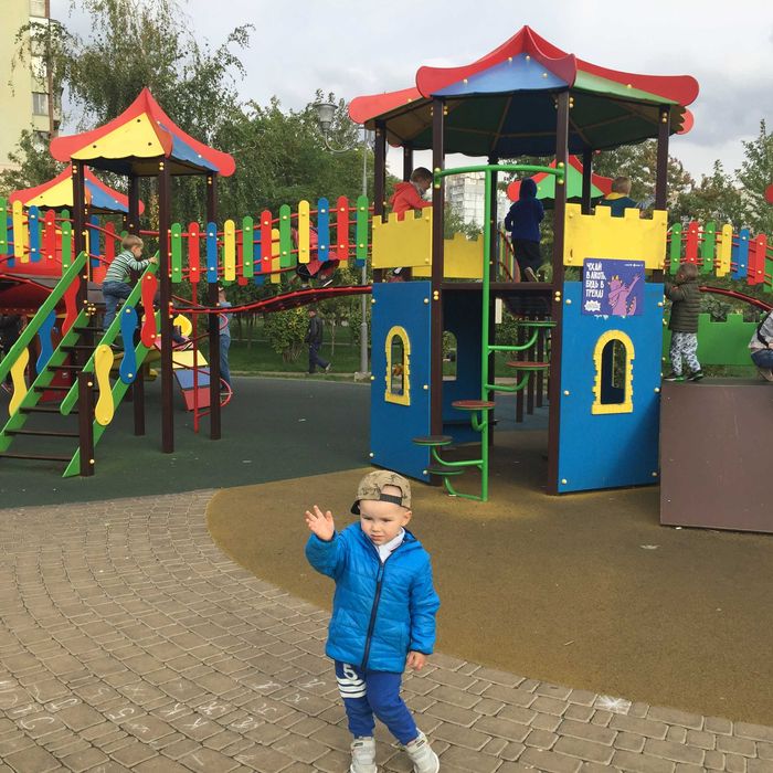 2 комнатная - 5 спальных мест - смежная с камином начало Троещины!