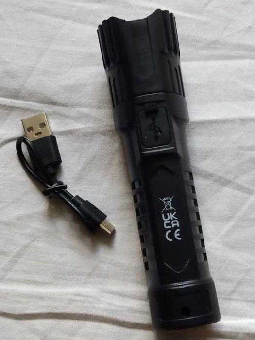 Latarka na USB .