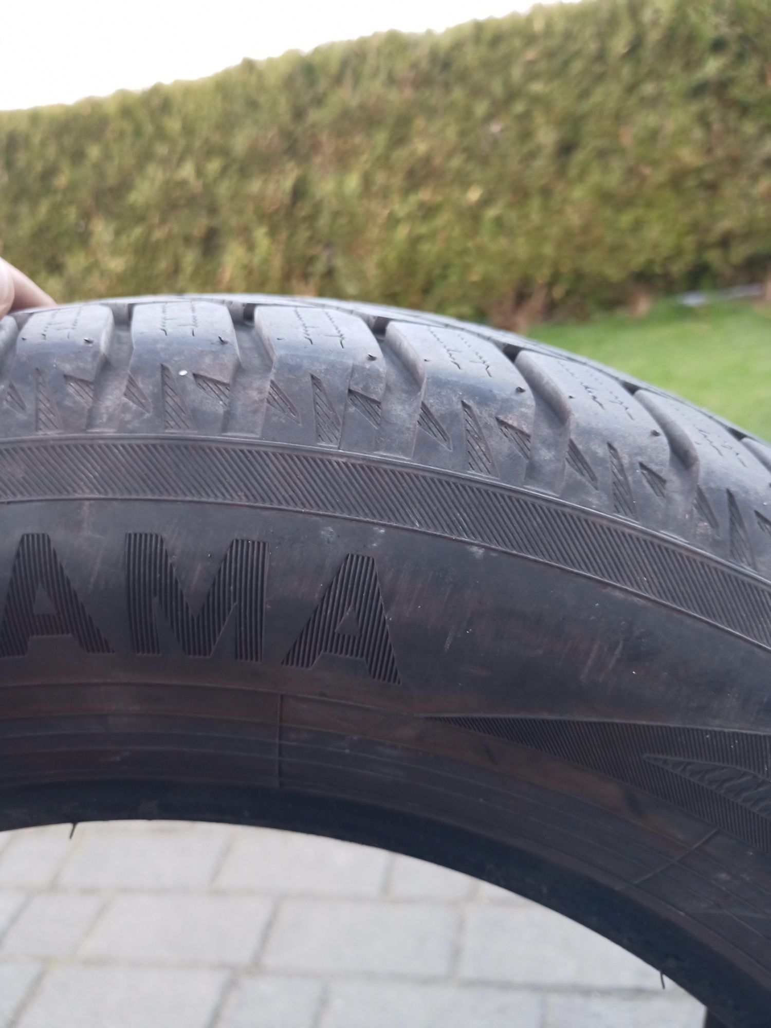 Opony 185/65 R15 Yokohama Bluearth Winter V906