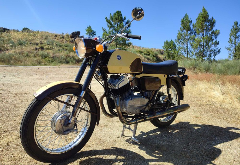 Jawa cz bicilindrica