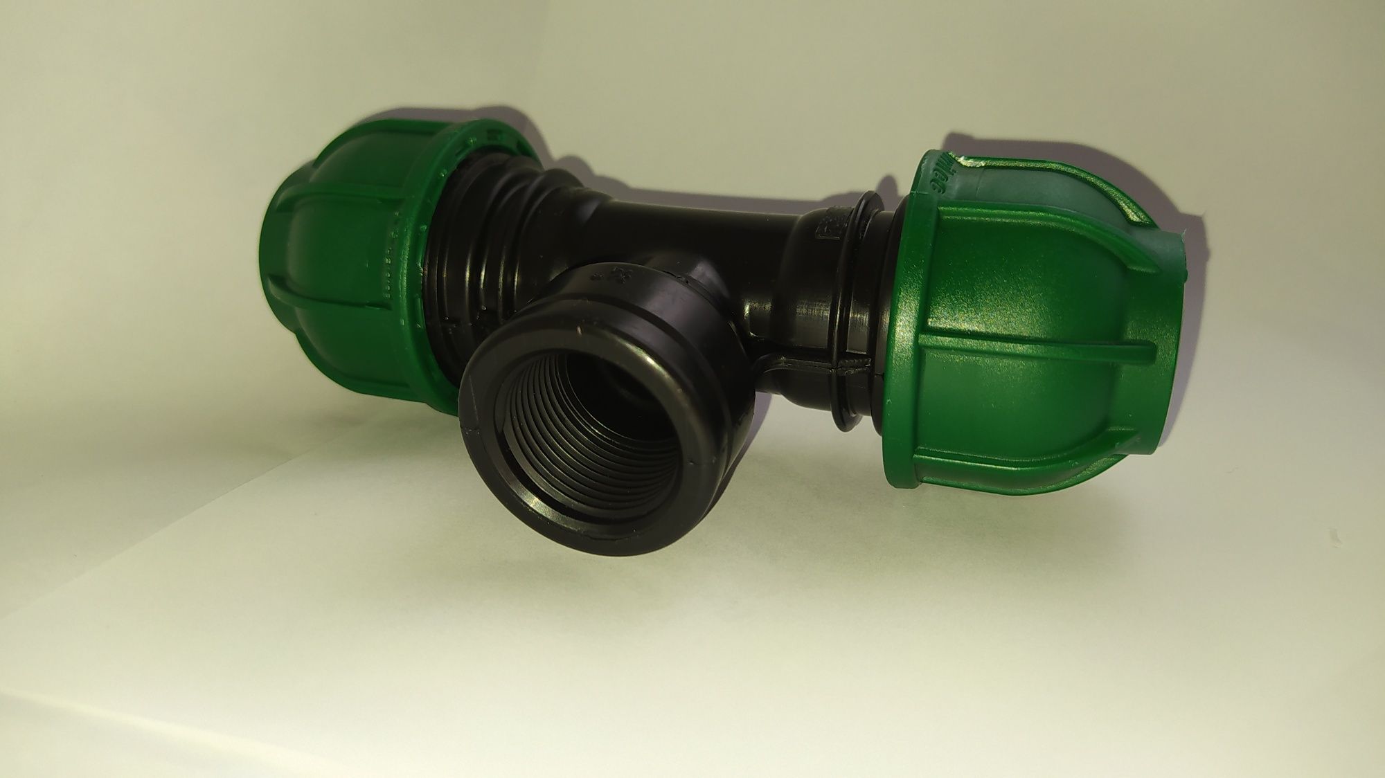 Трійник з внутрішньою різьбою Irritec 25 х 3/4 "х 25
