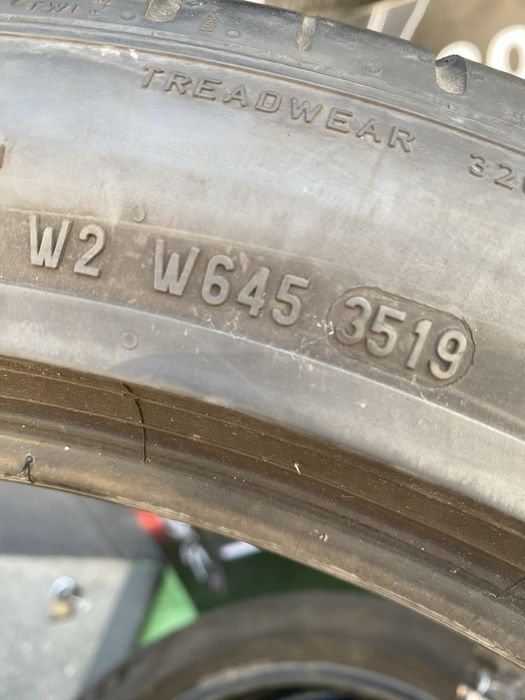 245/45 R19 Pirelli P Zero 19г комплект шин летних.
