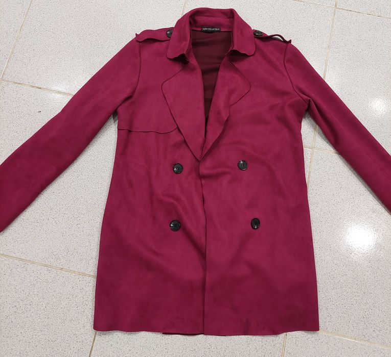 Casaco em trespasse cor de cereja