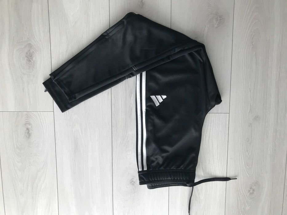 ADIDAS r.S oryginalne spodnie sportowe stan BDB męskie