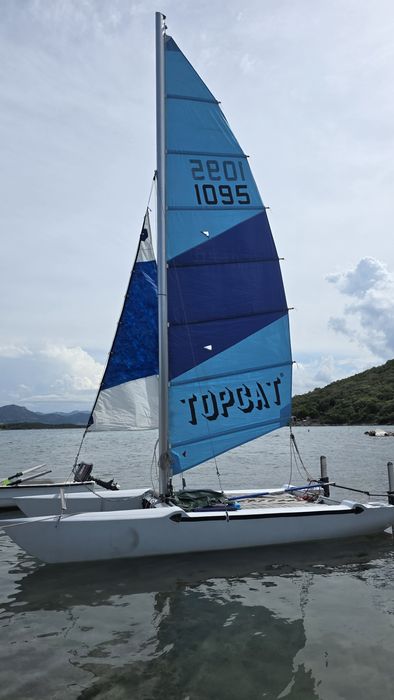 Katamaran TOPCAT